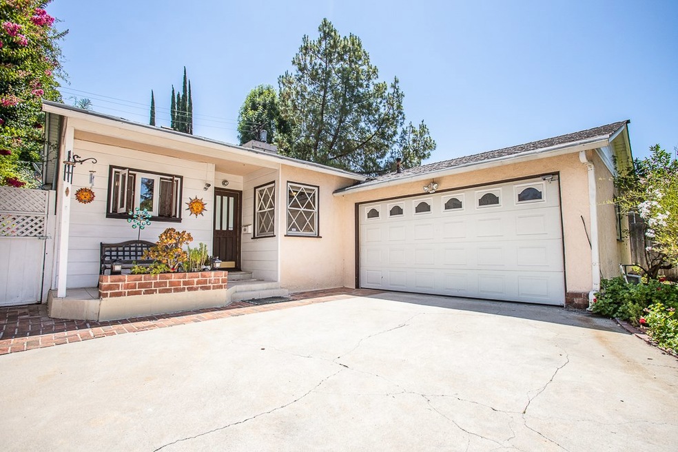 4636 Santa Lucia Dr, Woodland Hills, CA 91364 - photo 1