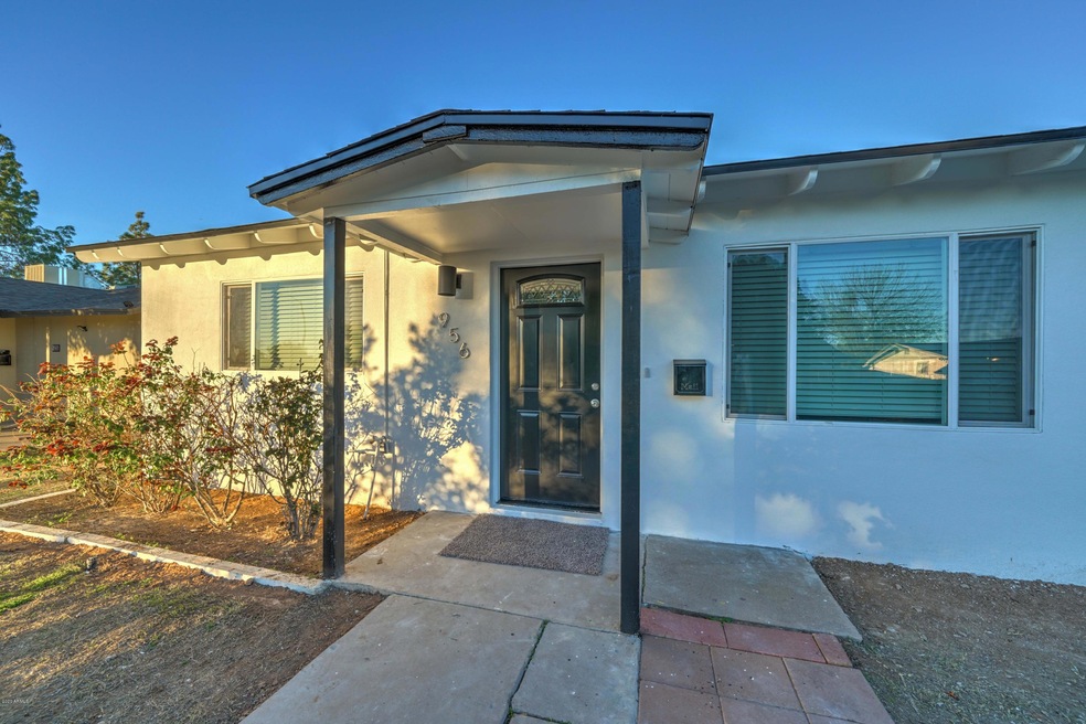 956 S Hobson-5