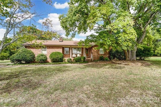 Welcome to 3820 Cochran Rd!