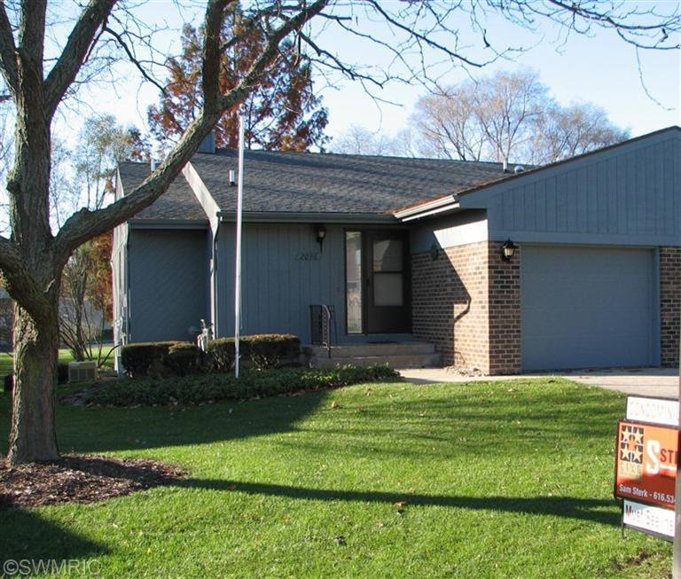 2096 Cranbrook Dr NE unit 52, Grand Rapids, MI 49505 - photo 1