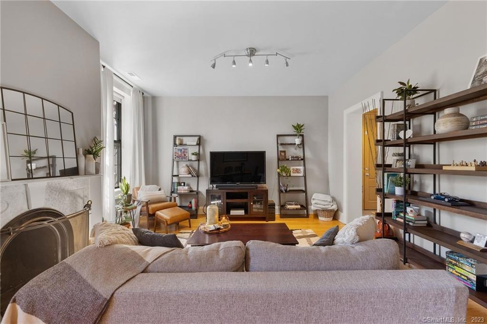 34 Charter Oak Place unit 1, Hartford, CT 06106 - photo 1