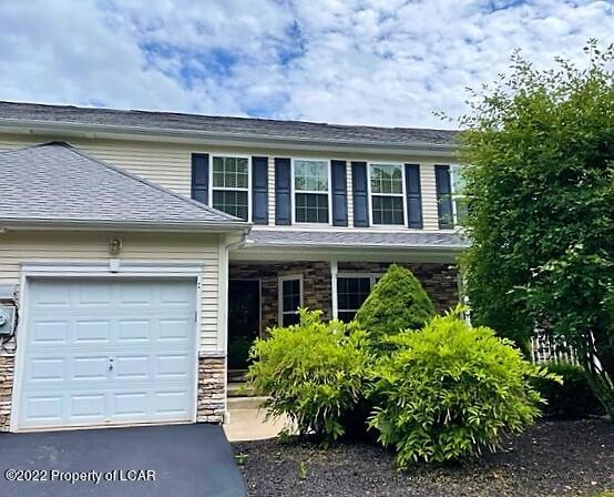 42 N Chestnut Dr, Drums, PA 18222 - photo 1