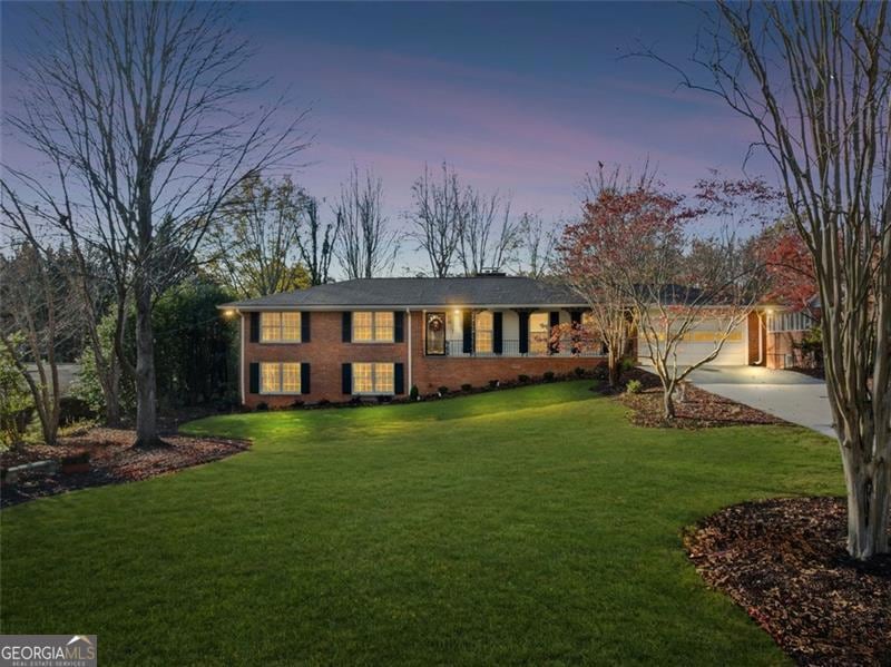 2667 Fontainebleau Dr, Dunwoody, GA 30360 - photo 1