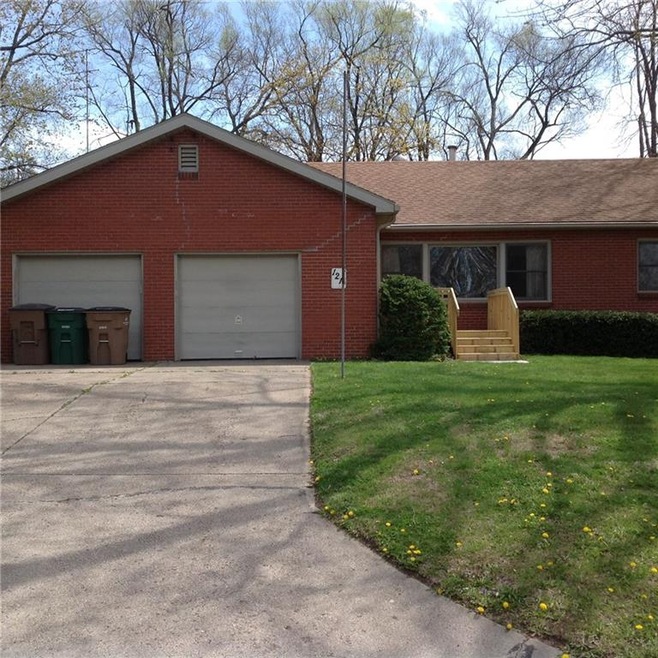 Windsor Heights Brick Ranch in pristine condition