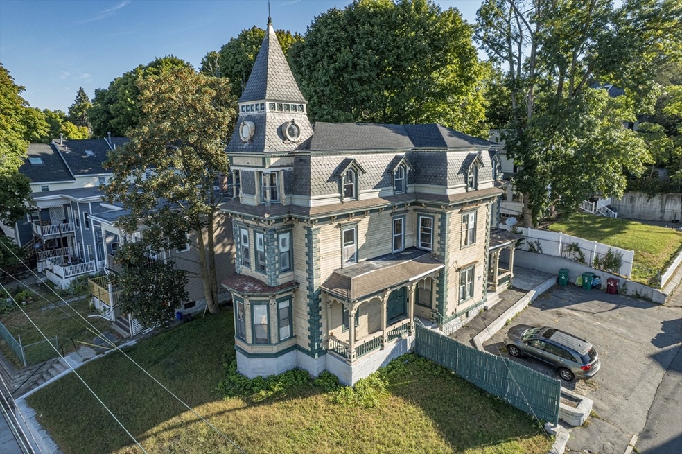 697 Bridge St unit 3, Lowell, MA 01850 - photo 1