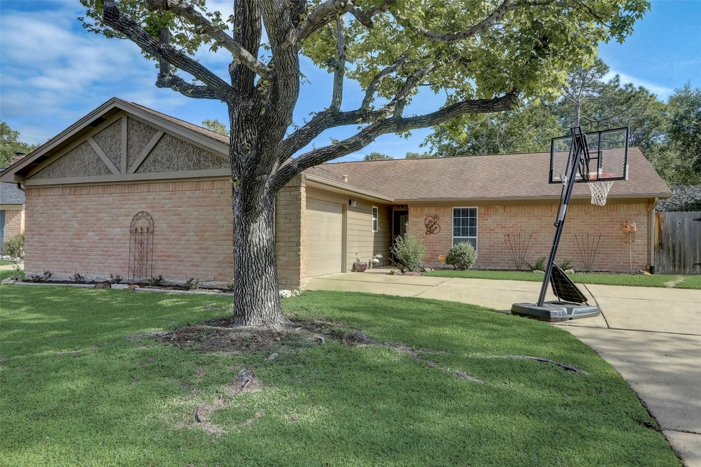 15402 Quiet Creek Dr, Houston, TX 77095 - photo 1