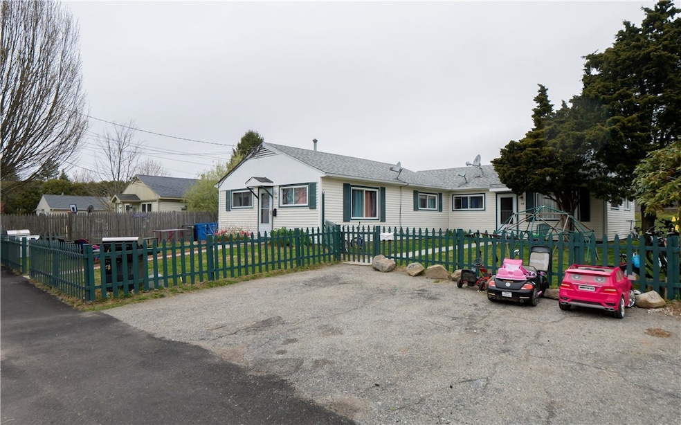 18 Woolsey Rd, Middletown, RI 02842 - photo 1