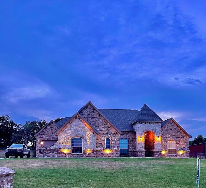 164 Spring Meadow Dr, Springtown, TX 76082 - photo 1