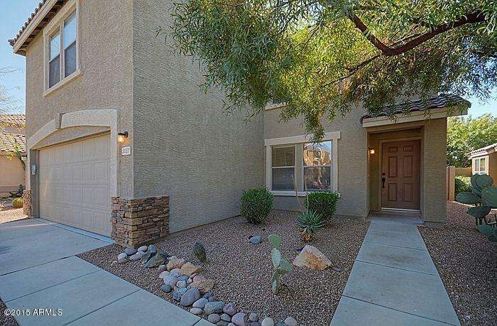 exterior_700.jpg