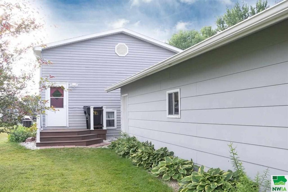 516 7th St, Onawa, IA 51040 - photo 1