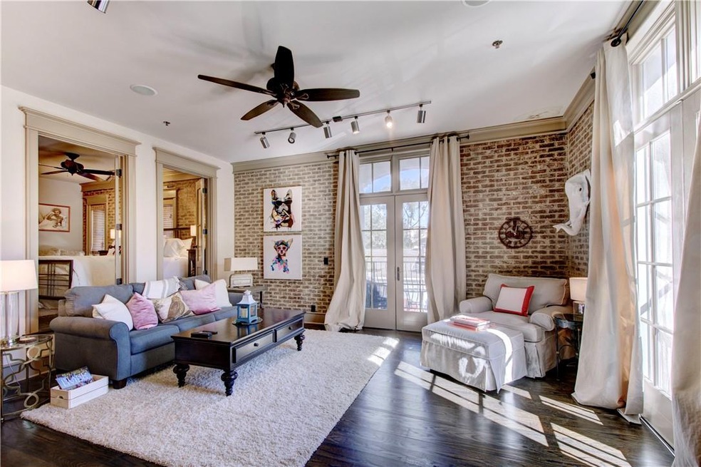 314 Mallery St unit 202, St. Simons Island, GA 31522 - photo 1