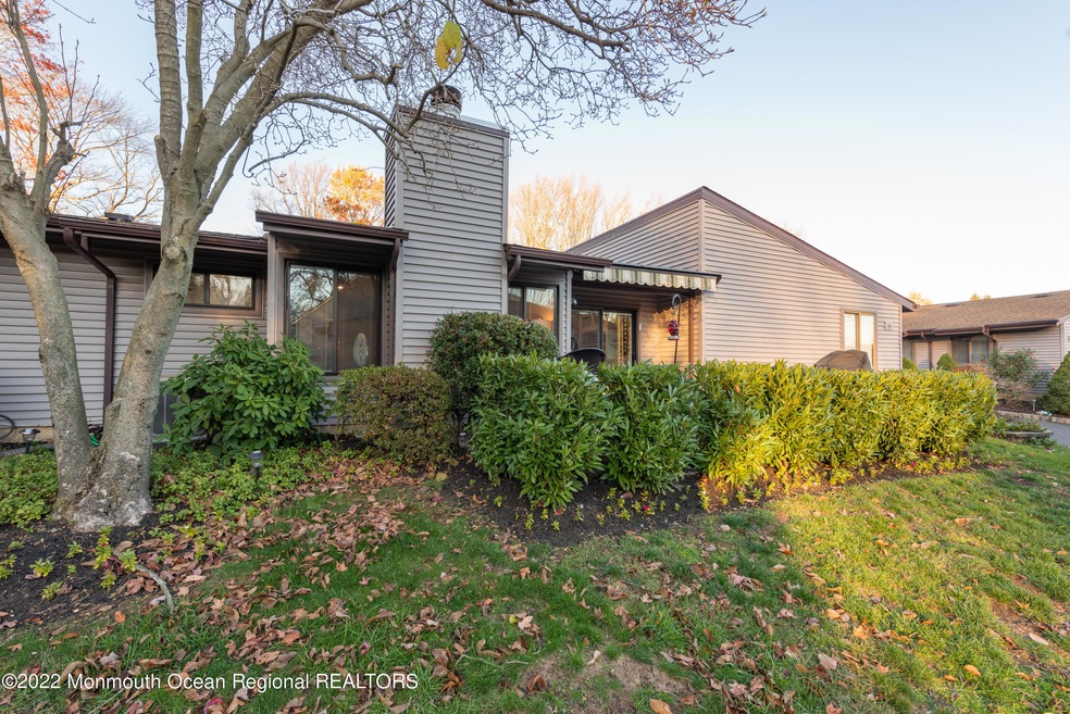 64 Eastport Ct, Red Bank, NJ 07701 - photo 1