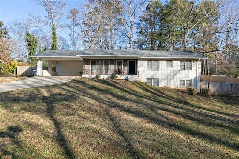 FABULOUS 4 SIDED BRICK HOME FEATURES ONE-LEVEL LIV