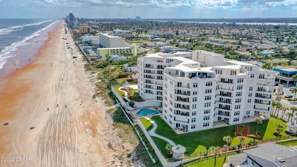 Top of the World Penthouse Views!