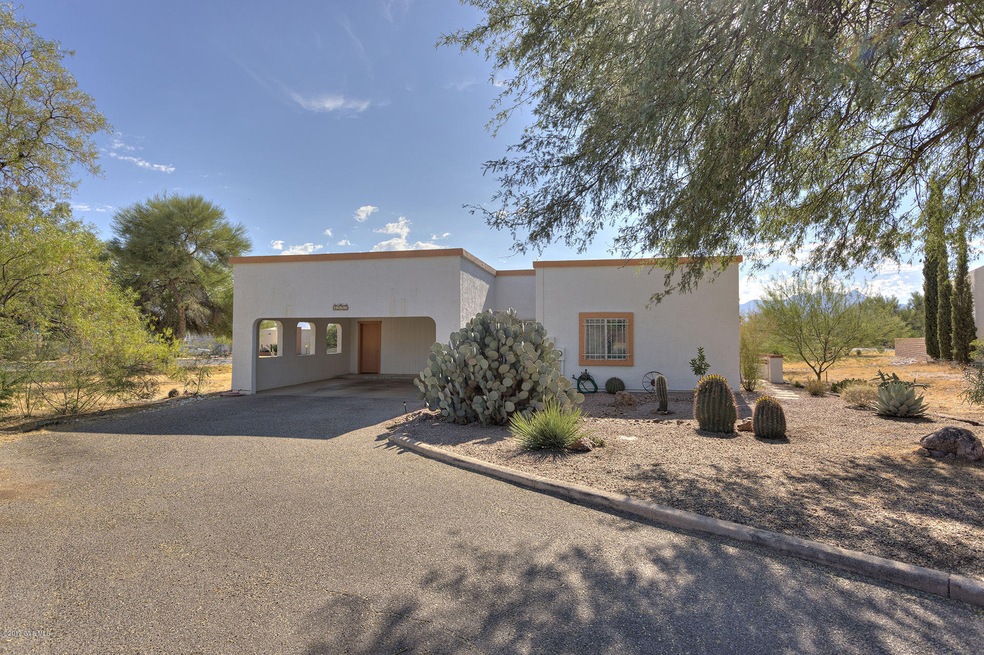 From the front Cul de Sac