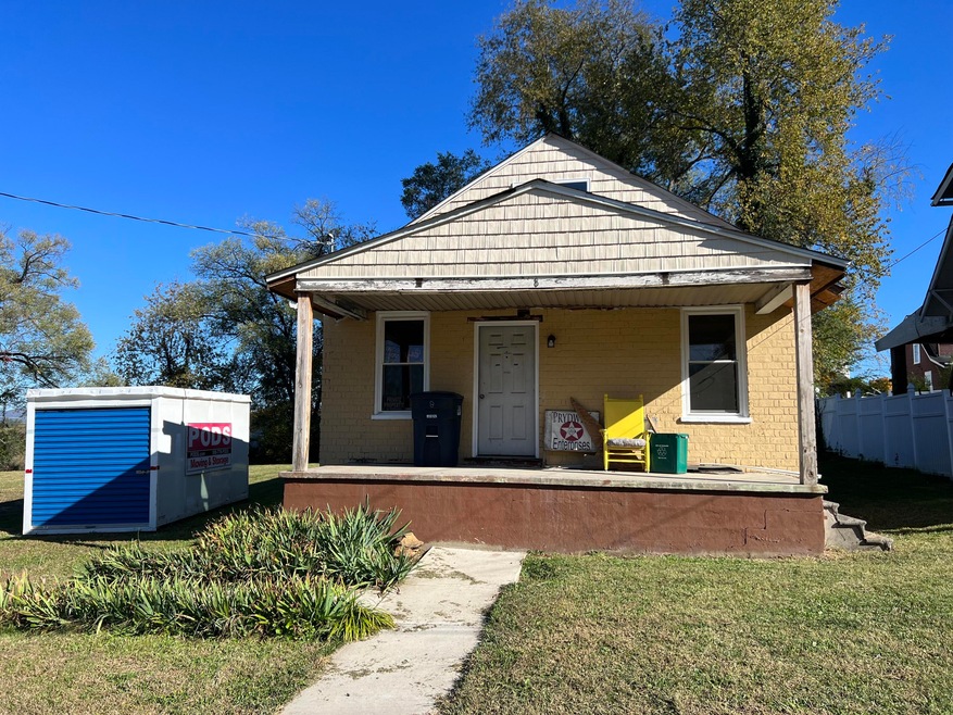 8 13th St