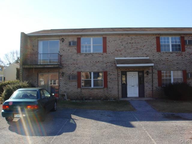 1082 Pine Grove Cir unit 4C, Allentown, PA 18106 - photo 1