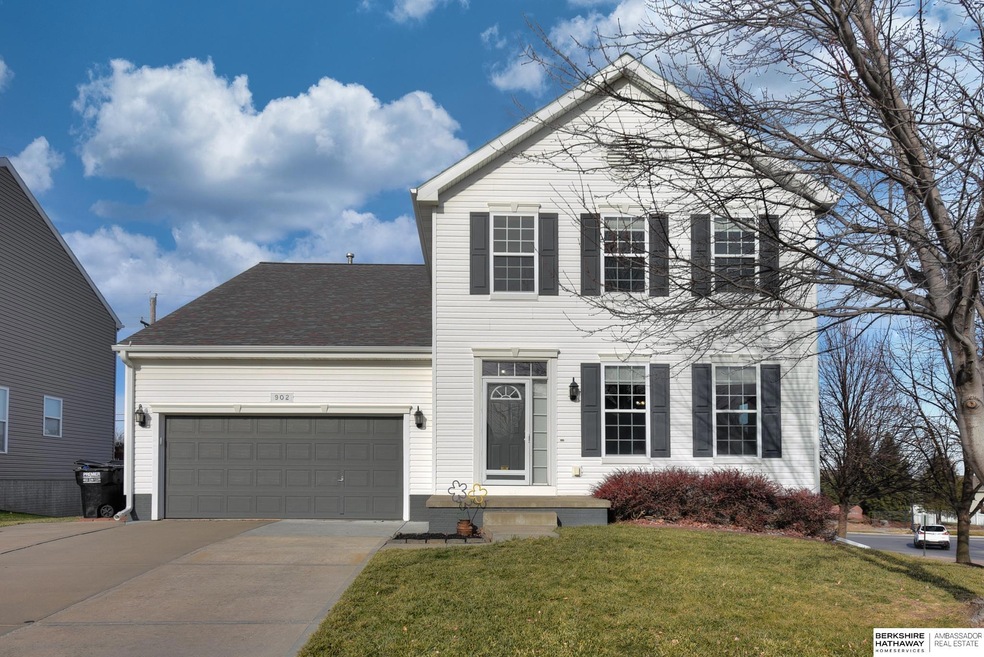 902 Port Royal Dr, Papillion, NE 68046 - photo 1