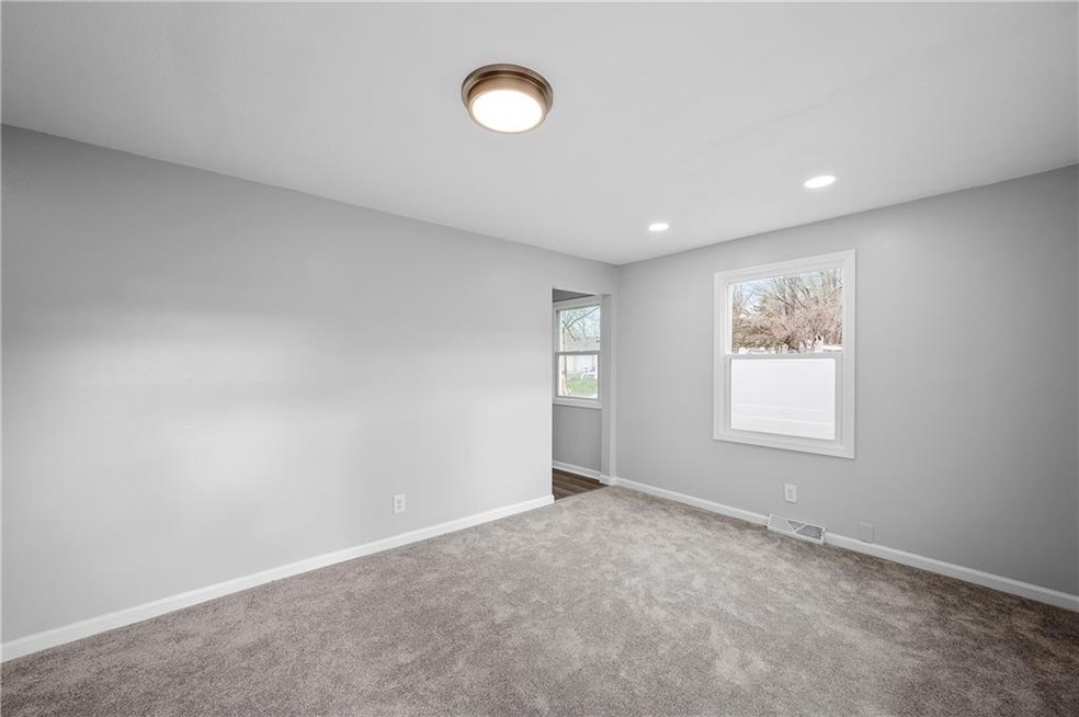 7002 SW 15th St, Des Moines, IA 50315 - photo 1