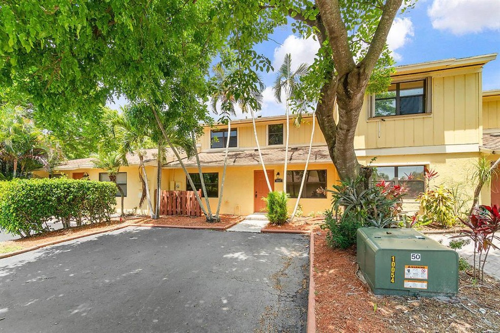 001-16417GrapeWay-DelrayBeach-FL-small