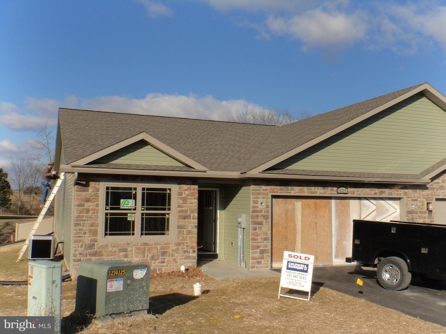681 Shook Ct W, Greencastle, PA 17225 - photo 1