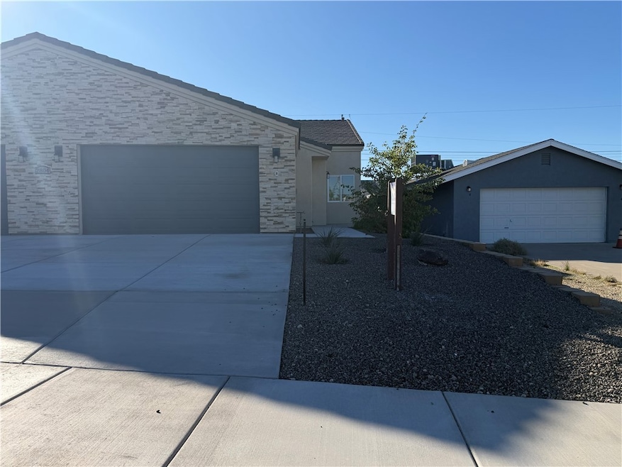 2804 Mercado Ct unit B, Bullhead City, AZ 86442 - photo 1