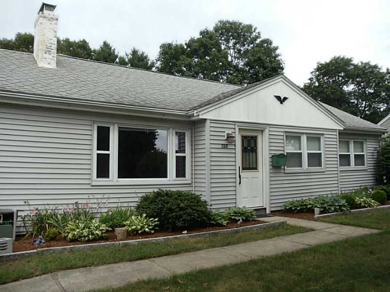 228 Park View Ave, Warwick, RI 02888 - photo 1
