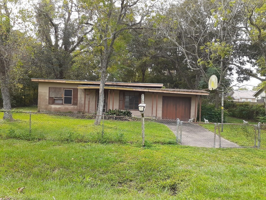 2010 Merlin St, Bay City, TX 77414 - photo 1