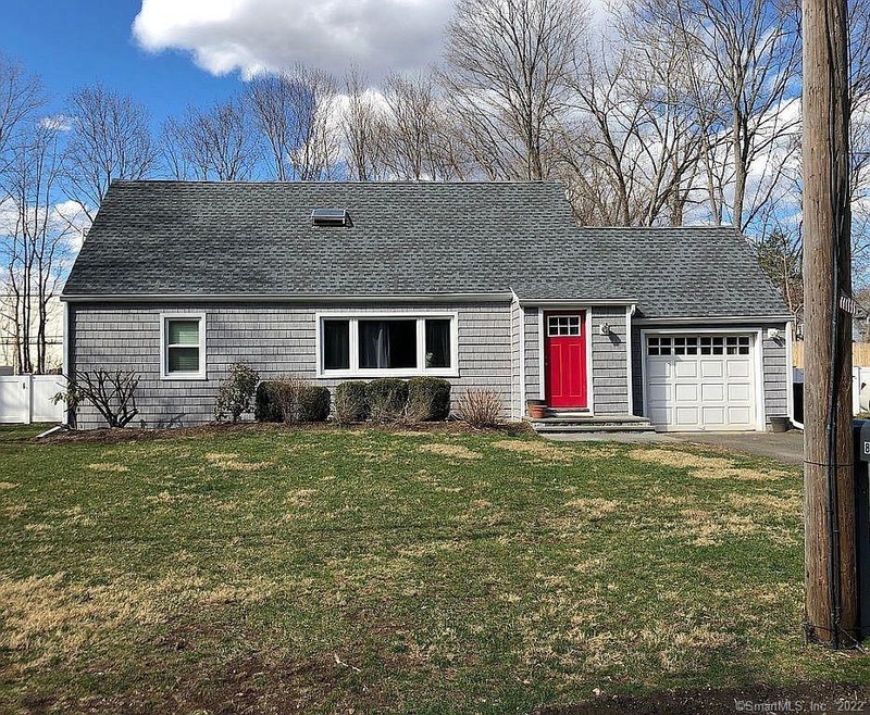 8 Heathcote Rd, Norwalk, CT 06851 - photo 1