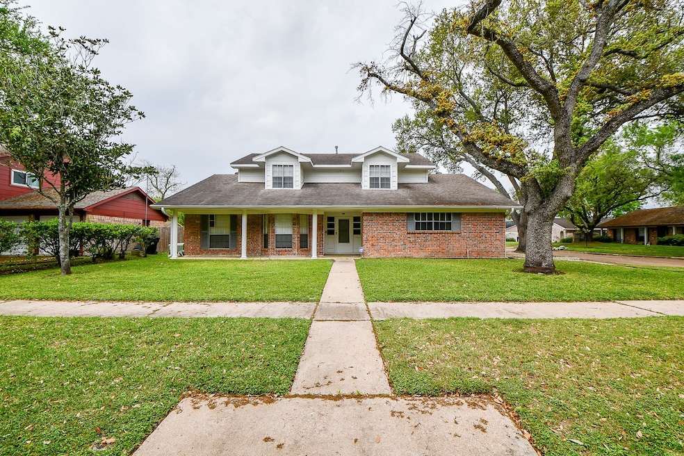 11702 N Petersham Dr, Houston, TX 77031 - photo 1