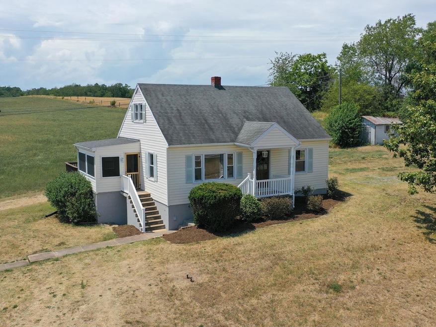 2131 Hermitage Rd, Waynesboro, VA 22980 - photo 1