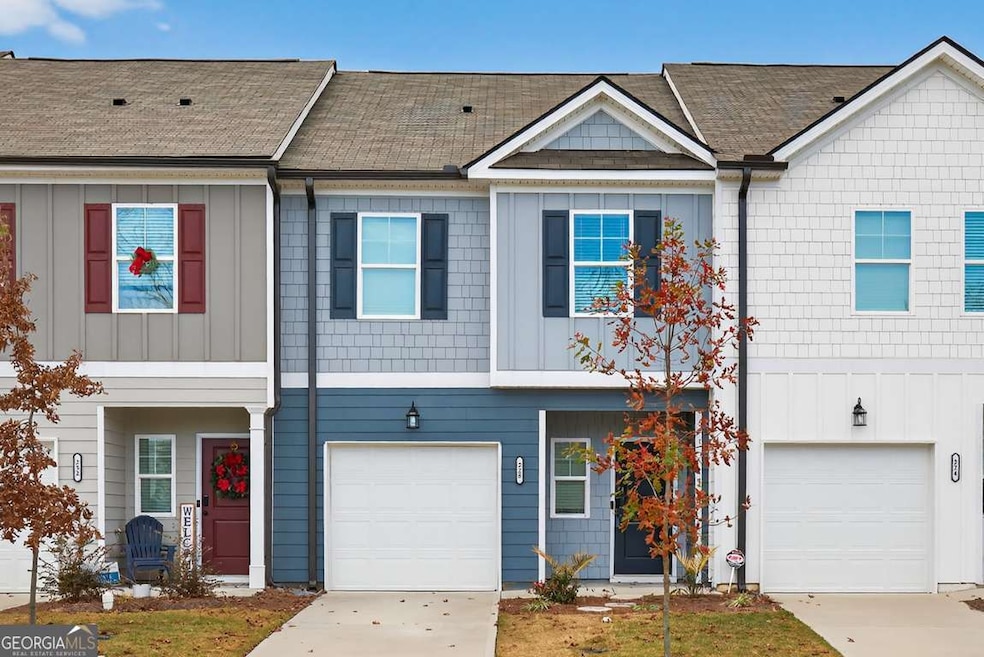 228 Buckingham Ln, Hoschton, GA 30548 - photo 1