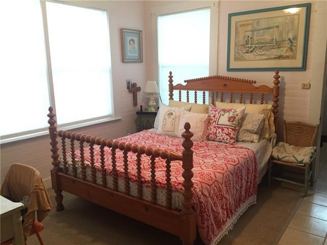 716 E Humphreys St, Seguin, TX 78155 - photo 1