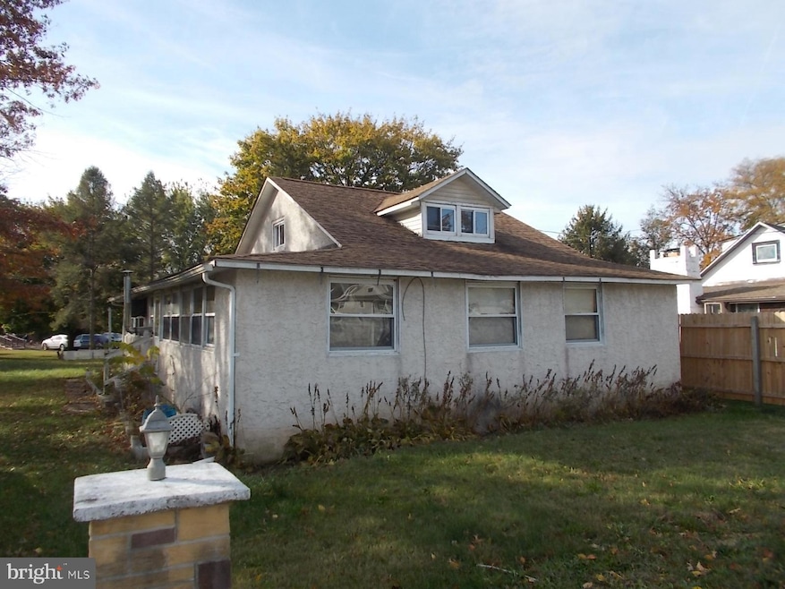 24 4th St, Douglassville, PA 19518 - photo 1