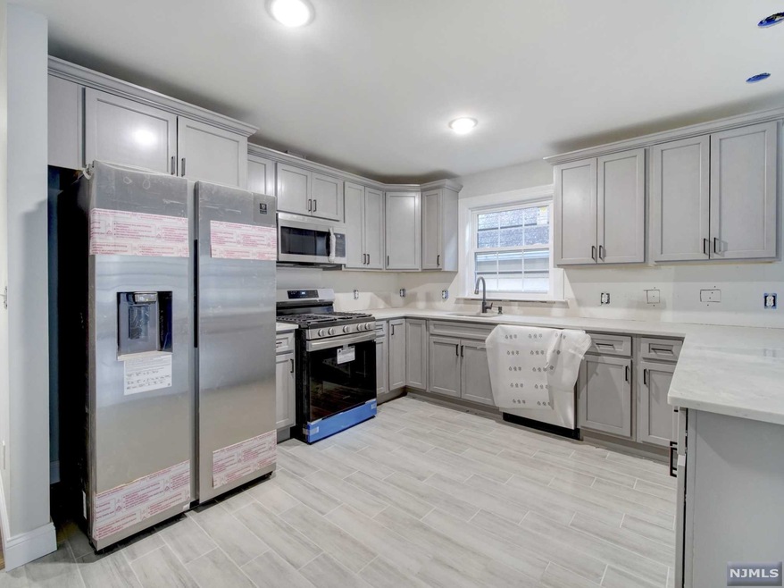 459 Summer Ave unit 3, Newark, NJ 07104 - photo 1