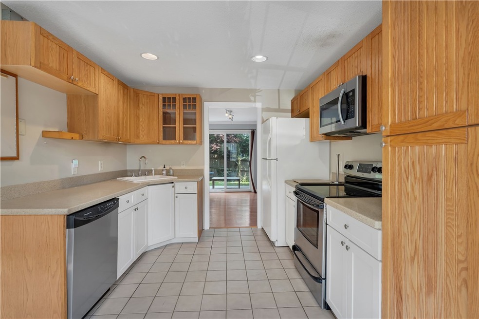 2 Gibbs Ave unit A, Newport, RI 02840 - photo 1