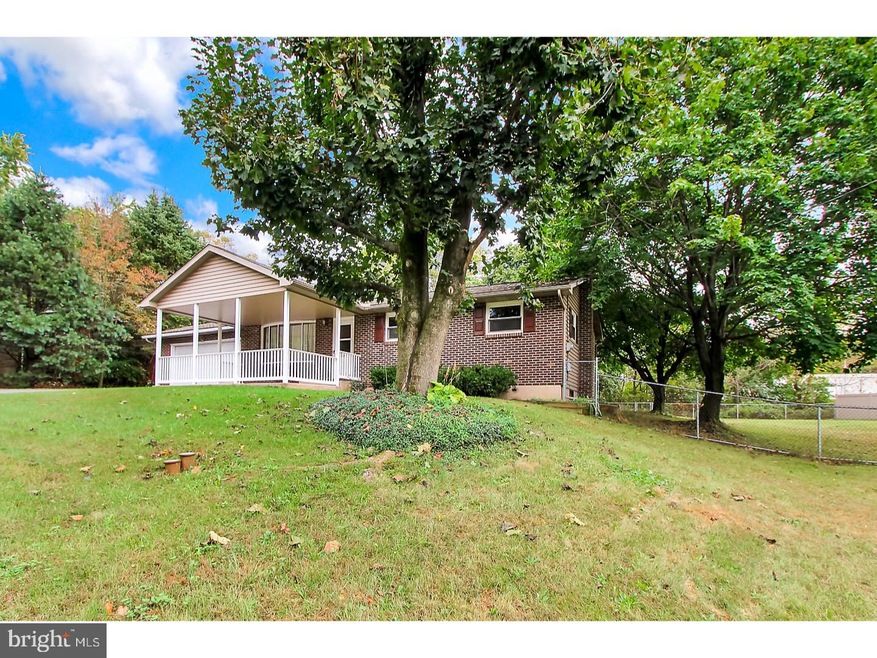 415 Williams St, Hamburg, PA 19526 - photo 1