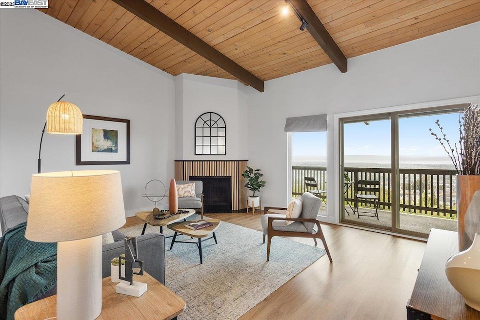 For Sale $558,000 • Co-Listing Agent