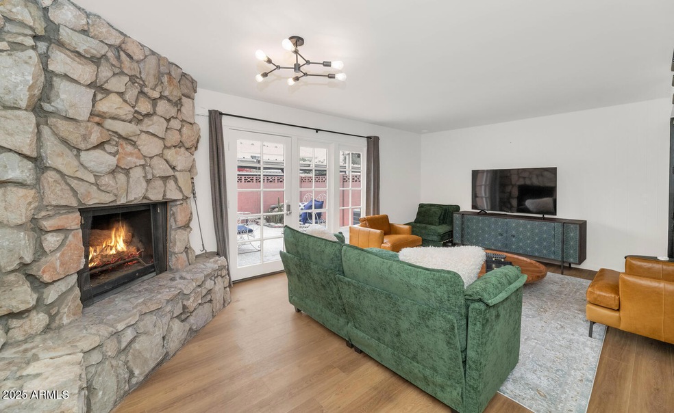 4449 N 40th St-large-007-003-TOD4713-150