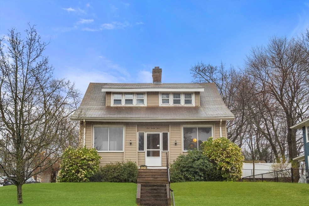 924 Pleasant St, Worcester, MA 01602 - photo 1