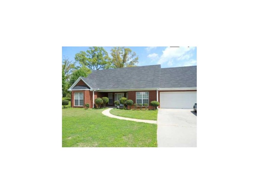 Exterior Front. BEAUTIFUL LAKE FRONT HOME RETREAT 