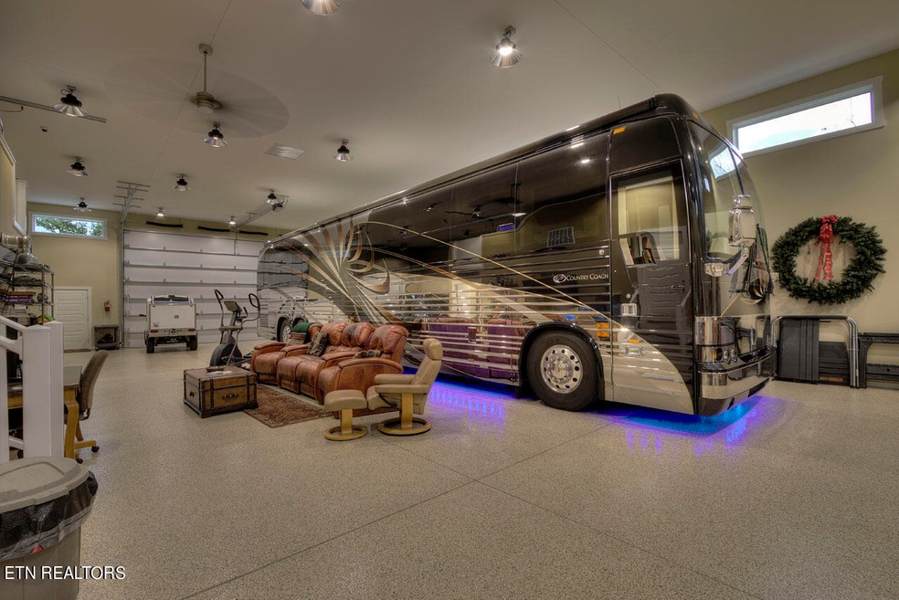 185 Red Oak Dr, Crossville, TN 38555 - photo 1