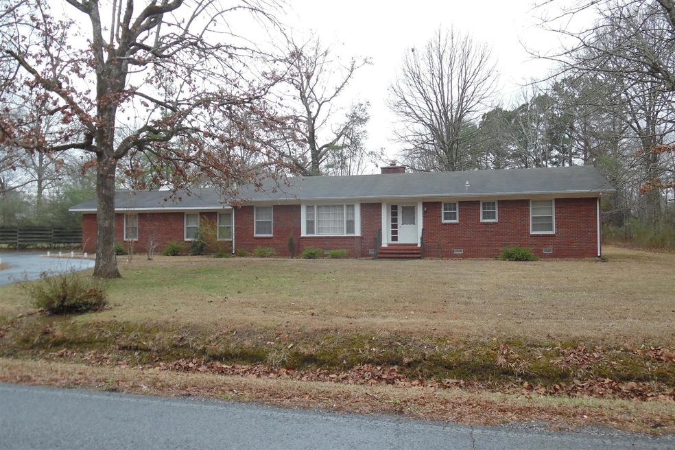 704 Lowry St, Manchester, TN 37355 - photo 1