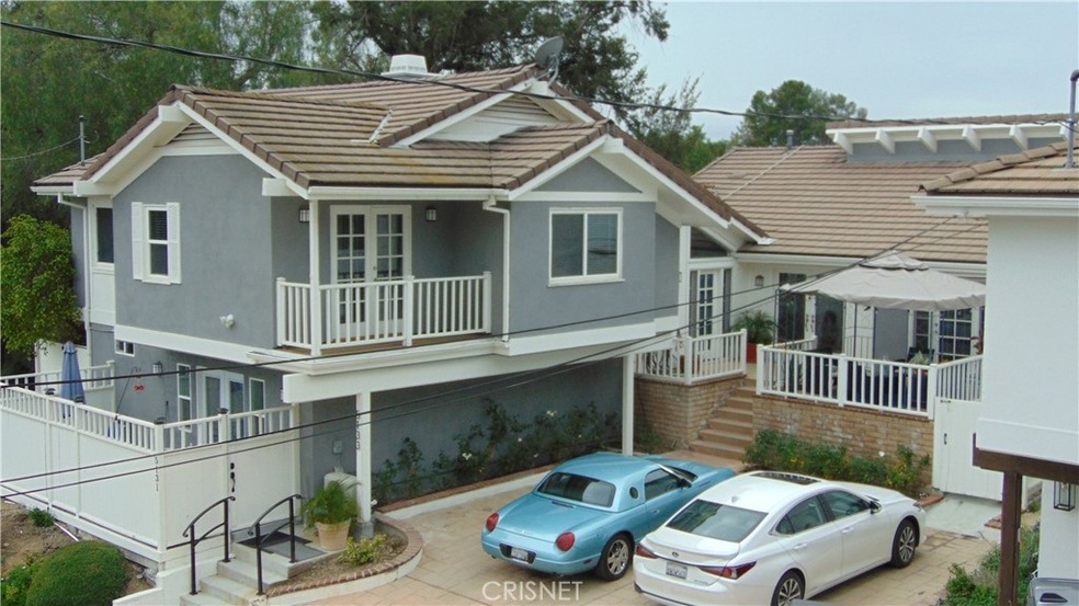 5133 Medina Rd, Woodland Hills, CA 91364 - photo 1