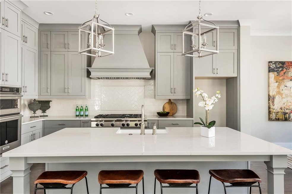 Chefs Kitchen is spacious and functional!
