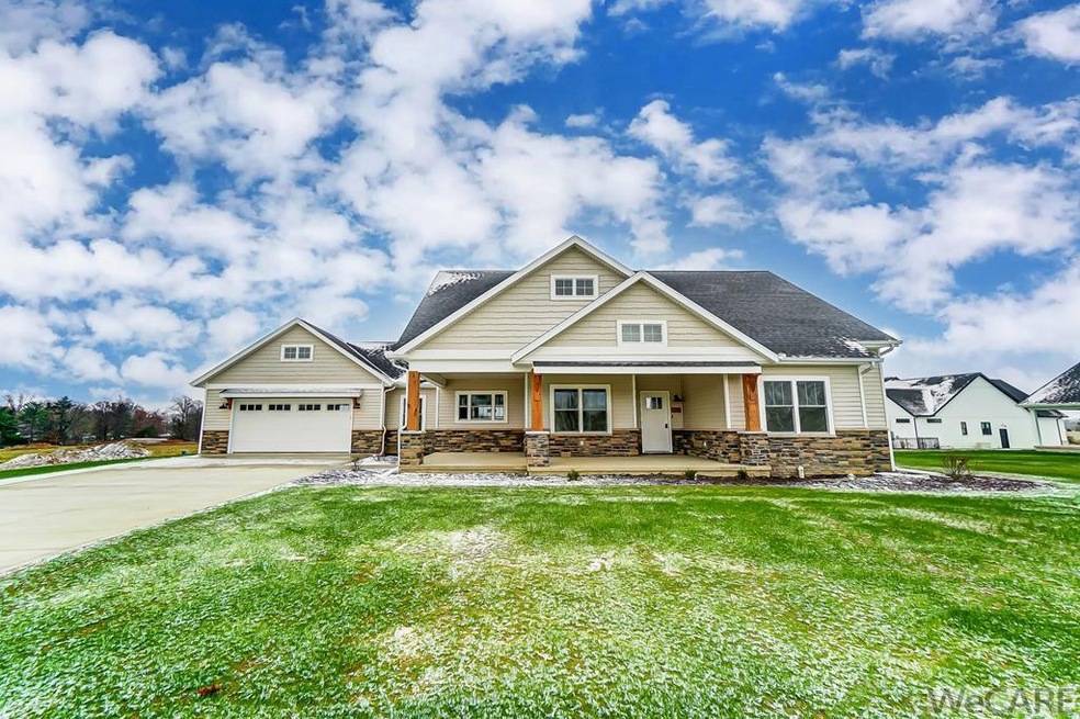 1203 Wells Dr, Wapakoneta, OH 45895 - photo 1