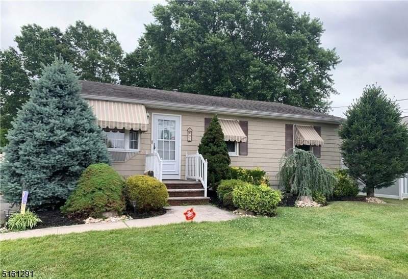 92 Daniel St, Port Reading, NJ 07064 - photo 1