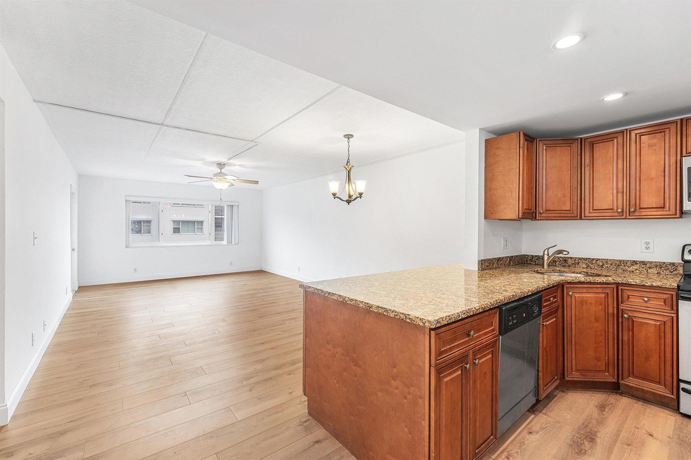 4500 N Flagler Dr unit C17, West Palm Beach, FL 33407 - photo 1