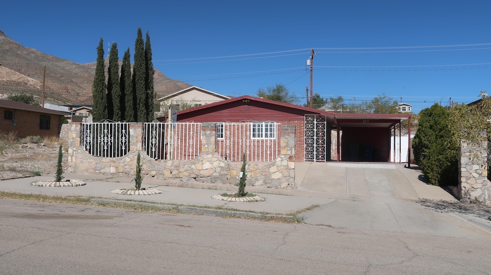 2317 Pittsburg Ave, El Paso, TX 79930 - photo 1