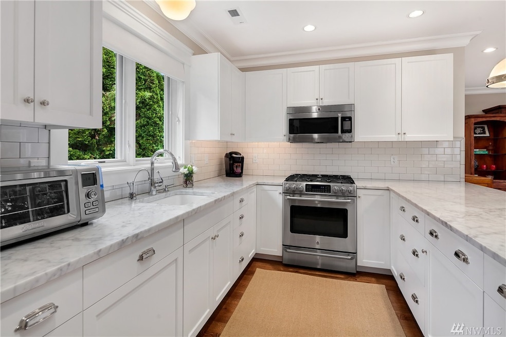 9530 SE 71st St, Mercer Island, WA 98040 - photo 1